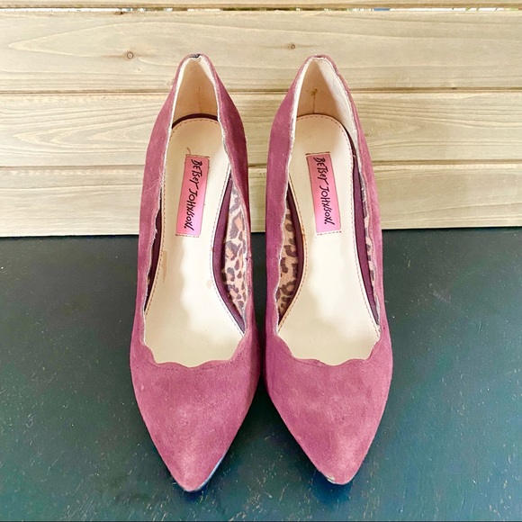 Betsey Johnson Shoes - 🎉Host Pick! 🎉 BETSEY JOHNSON Aavery Scalloped Suede Heels Size 6